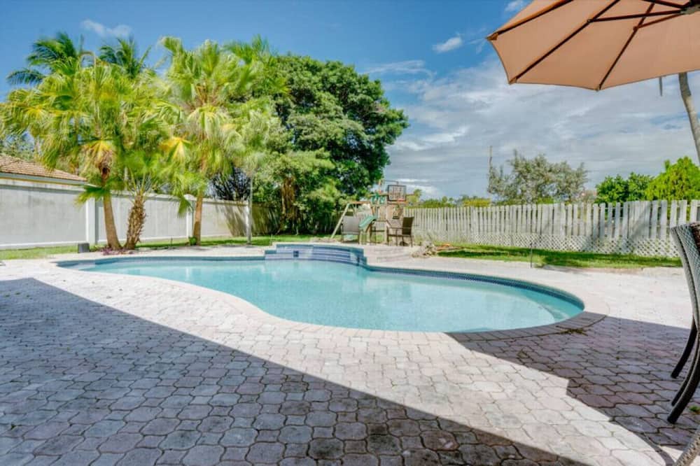 Photo of Outdoor in Sunrise