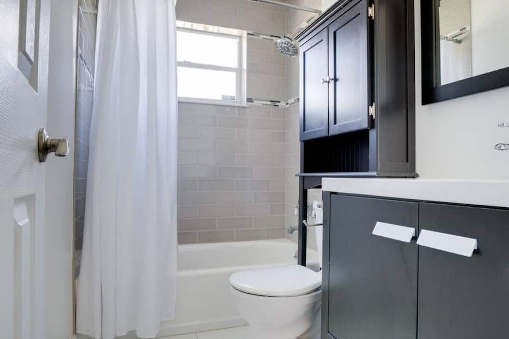 Photo of Bathroom in Sunrise