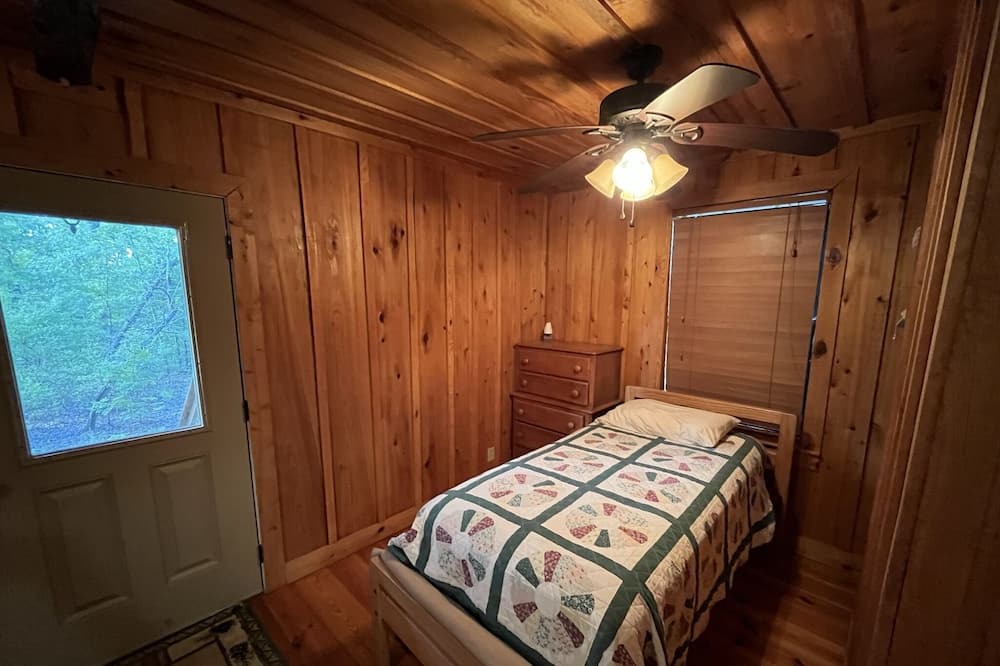 Photo of Bedroom in Georgia Coast