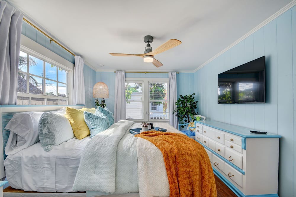 Photo of Bedroom in Parrot Cove