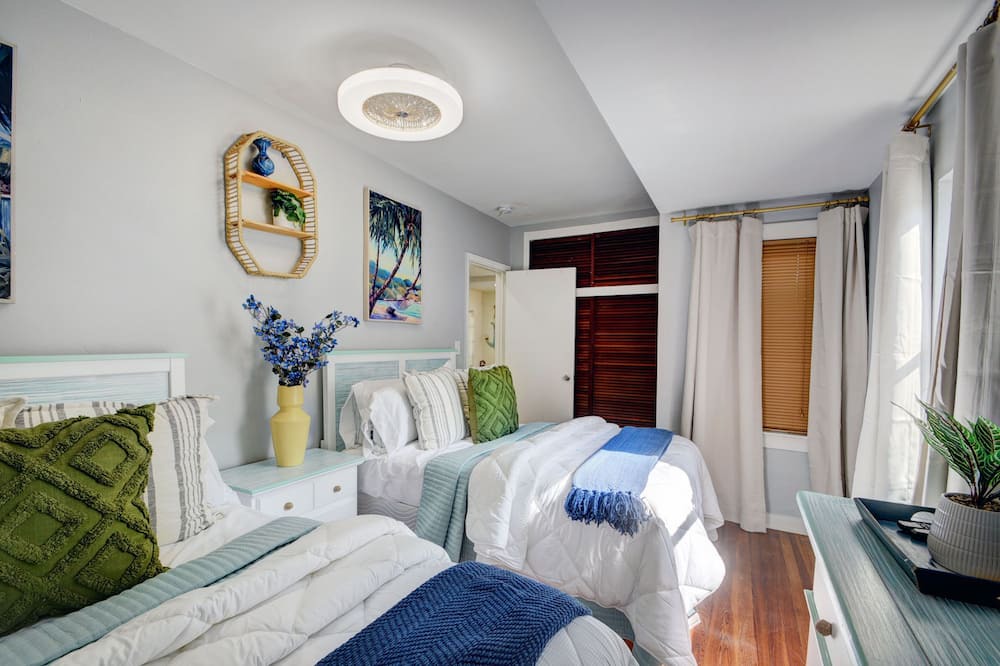 Photo of Bedroom in Parrot Cove