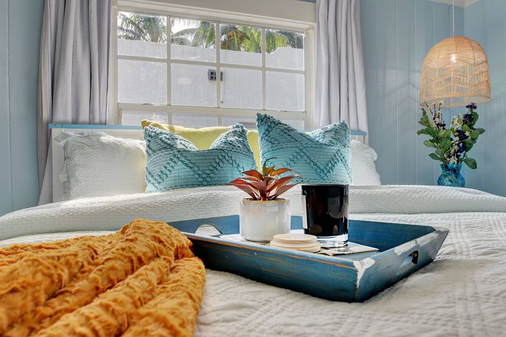 Photo of Bedroom in Parrot Cove