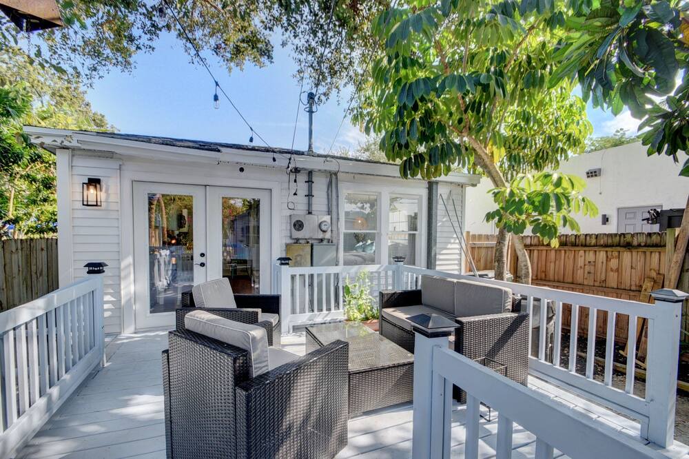 Photo of Outdoor in Parrot Cove