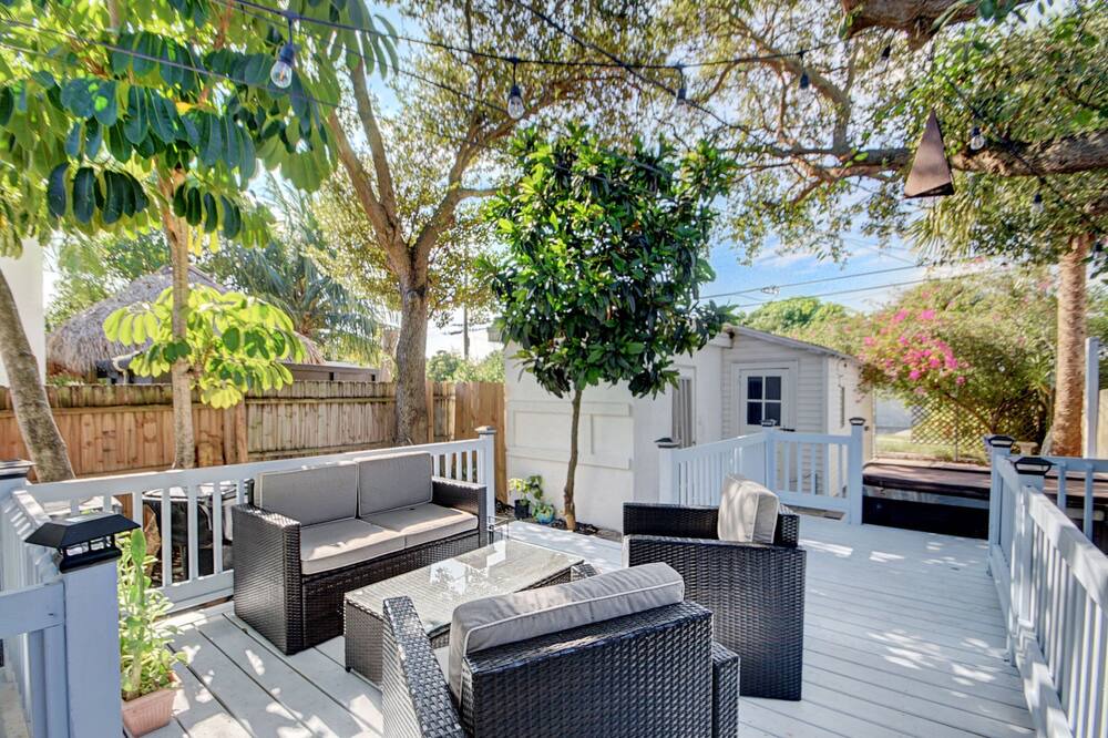 Photo of Outdoor in Parrot Cove