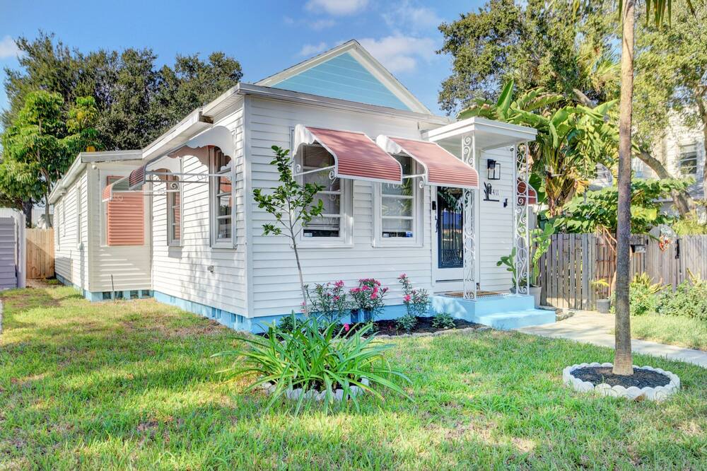 Photo of Outdoor in Parrot Cove