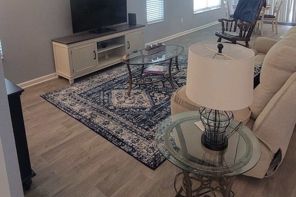 Photo of Livingroom in Candler