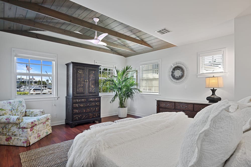Photo of Bedroom in Marina District