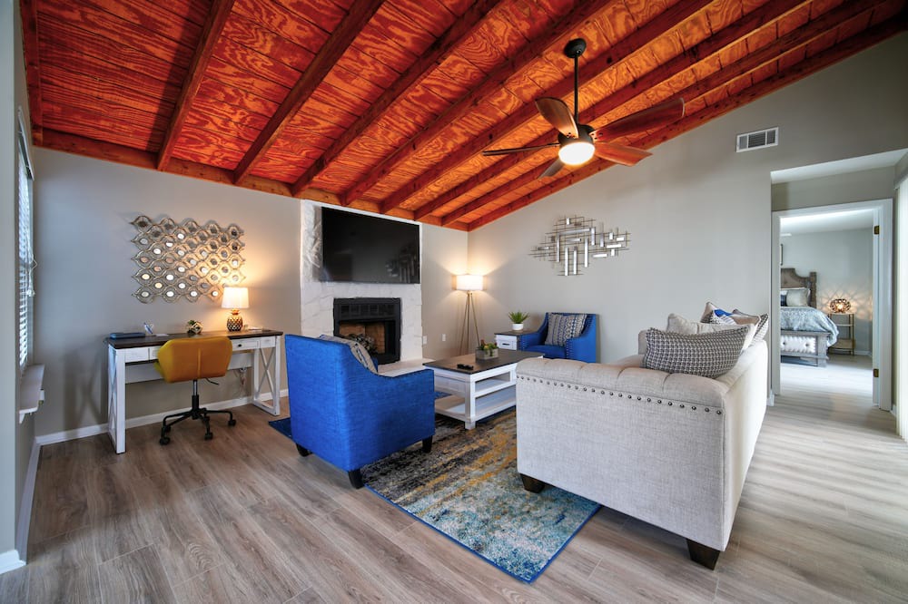 Photo of Livingroom in Warner Robins