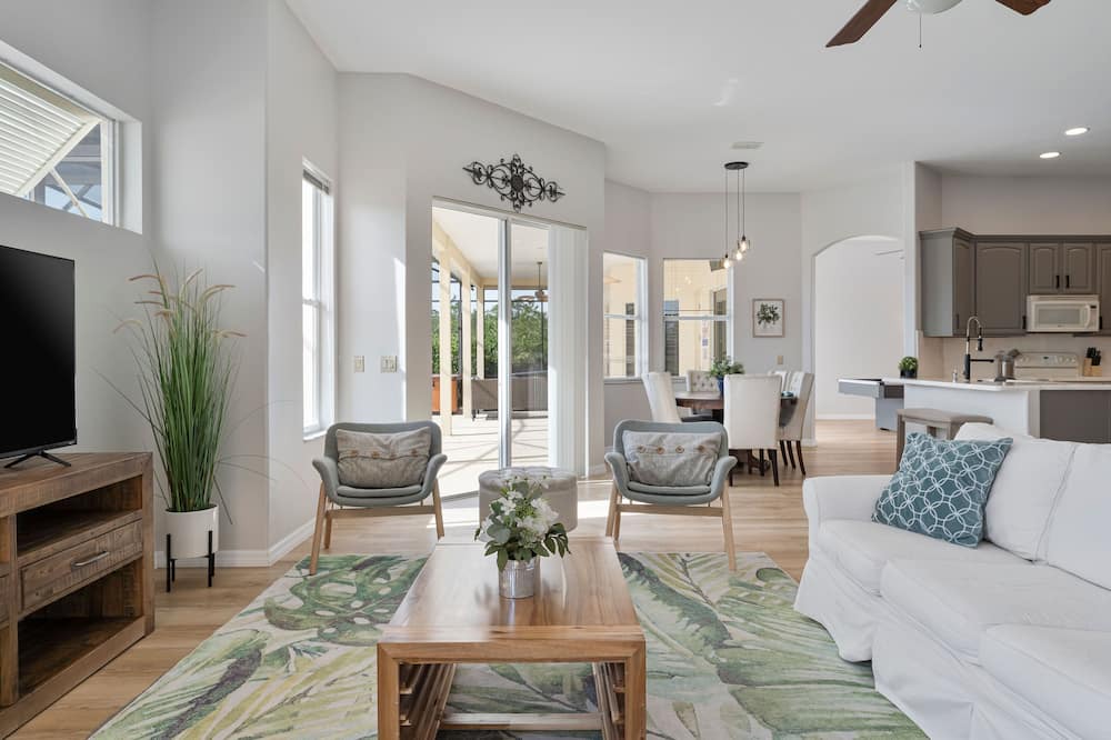 Photo of Livingroom in Wedgefield