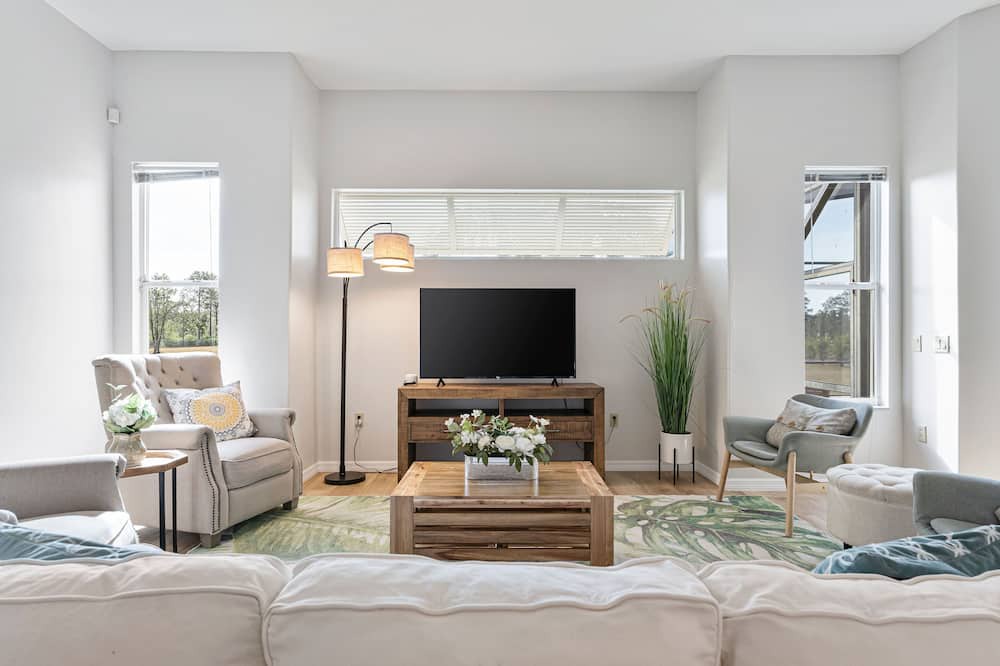 Photo of Livingroom in Wedgefield