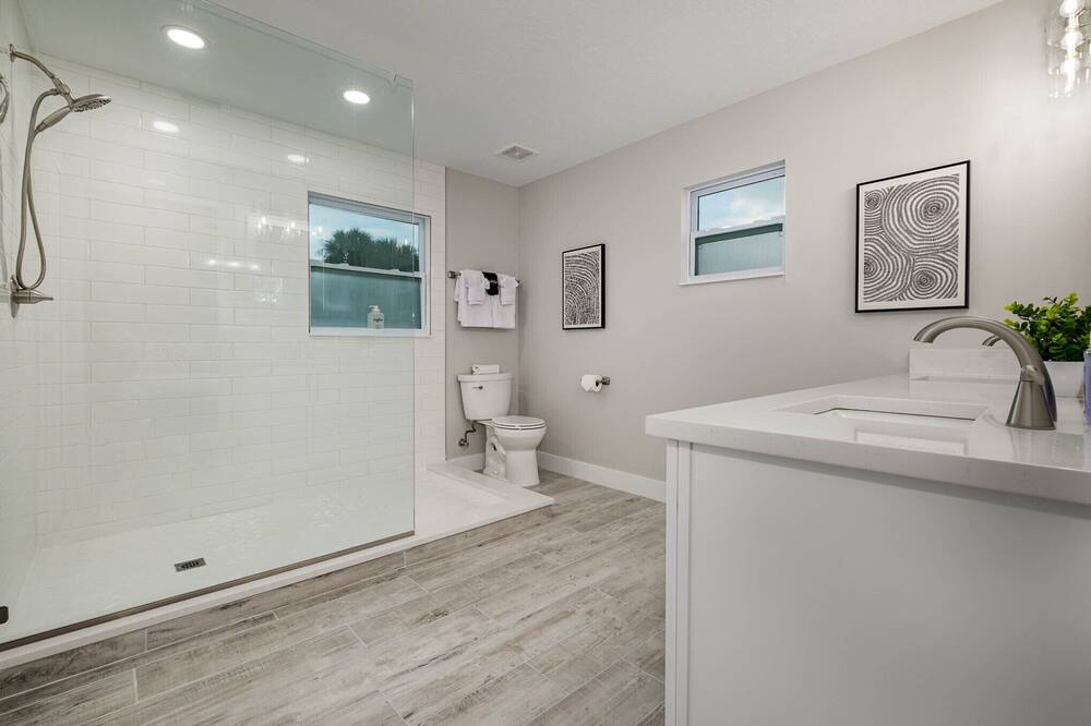 Photo of Bathroom in Cocoa Isles