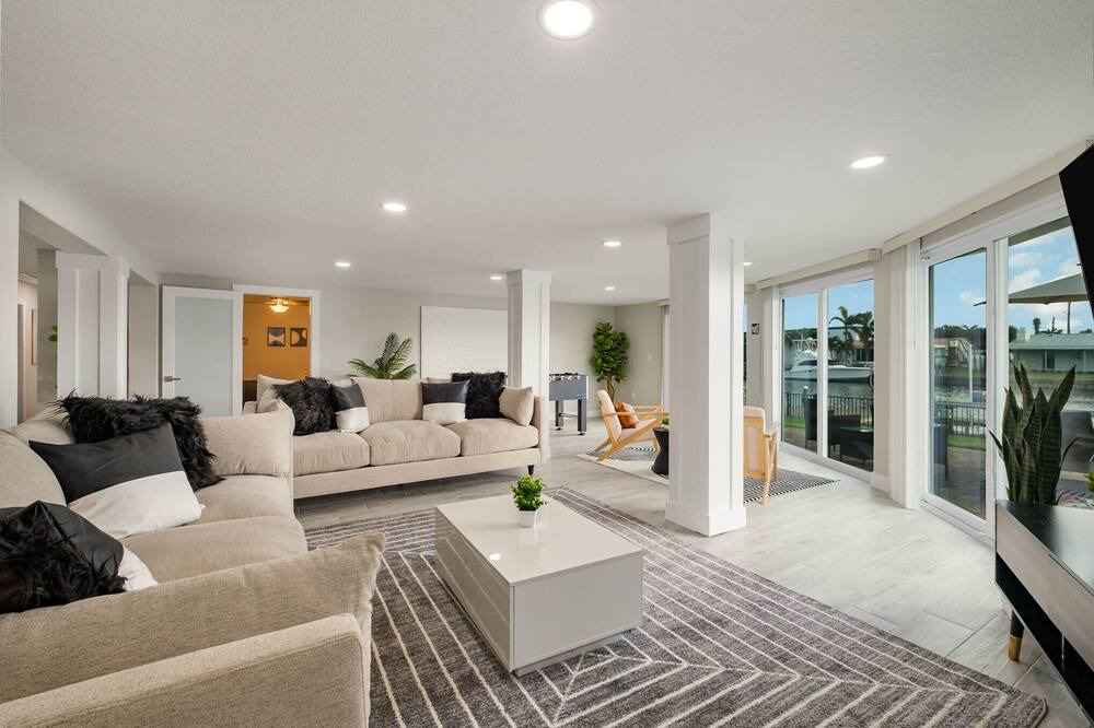 Photo of Livingroom in Cocoa Isles