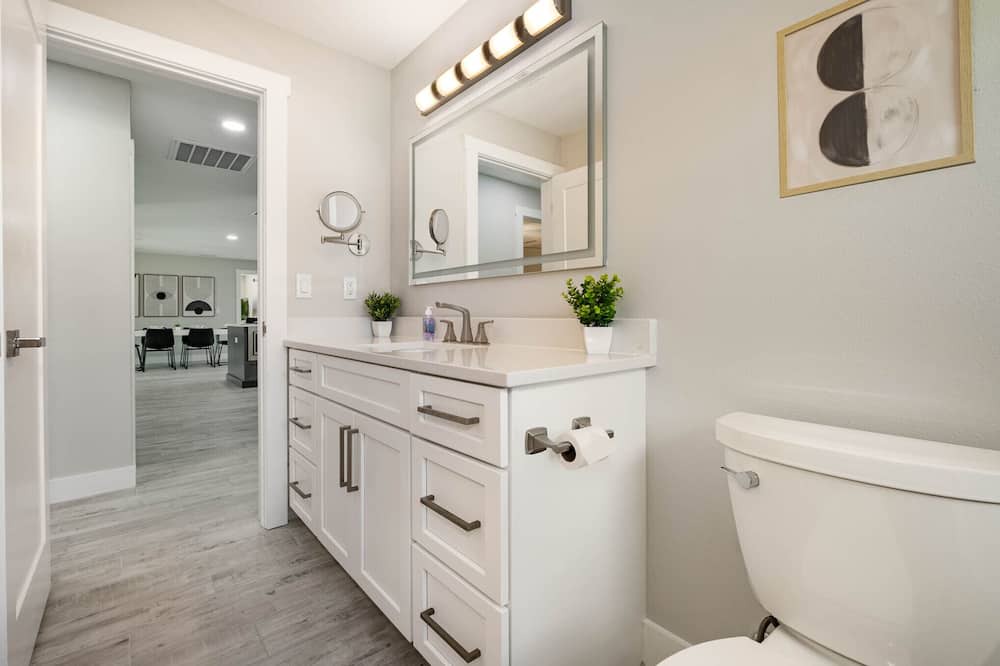 Photo of Bathroom in Cocoa Isles