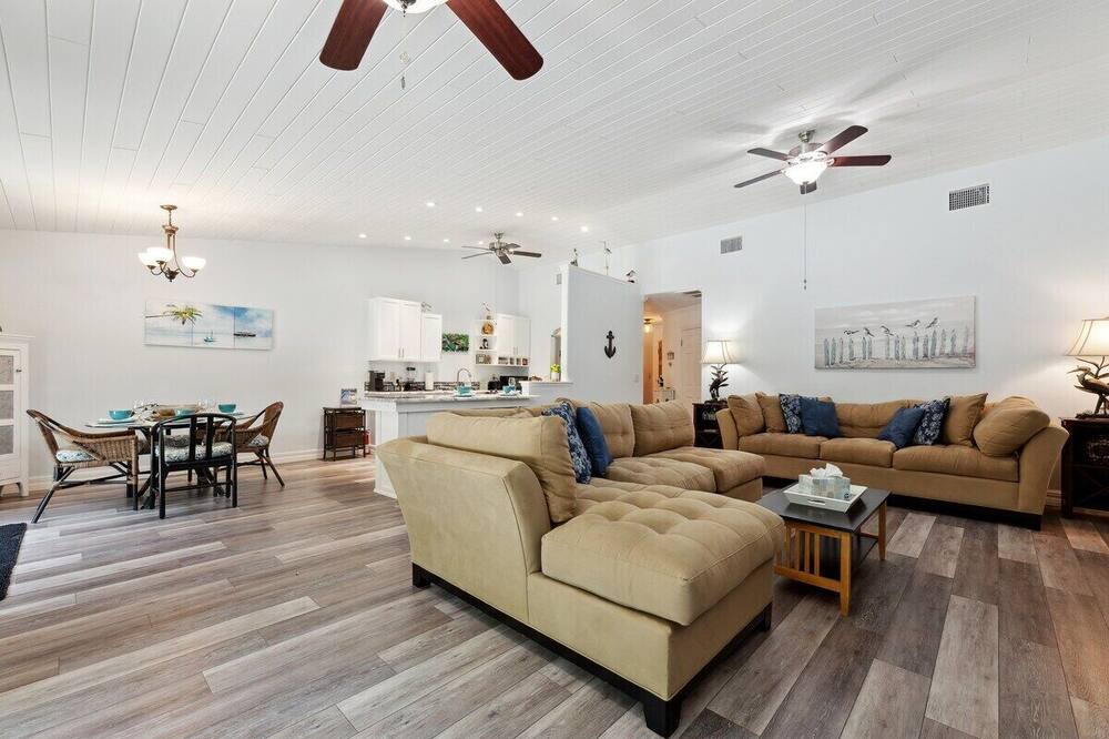 Photo of Livingroom in Old Orchid