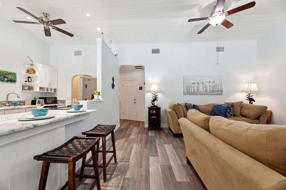Photo of Livingroom in Old Orchid