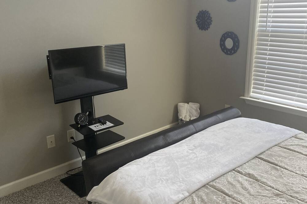 Photo of Bedroom in Hahira