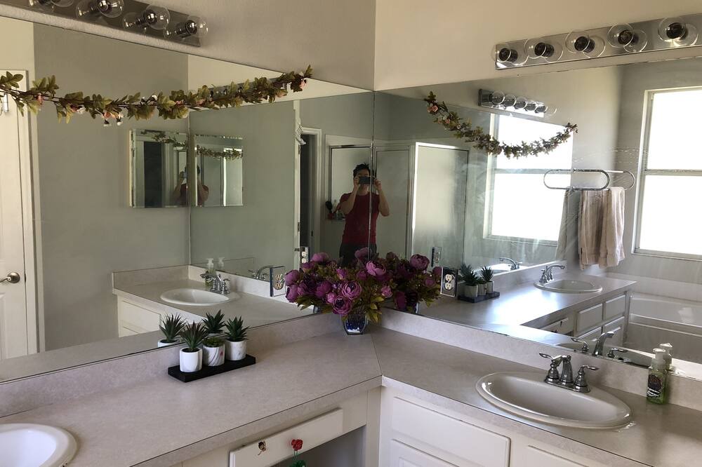 Photo of Bathroom in New Tampa