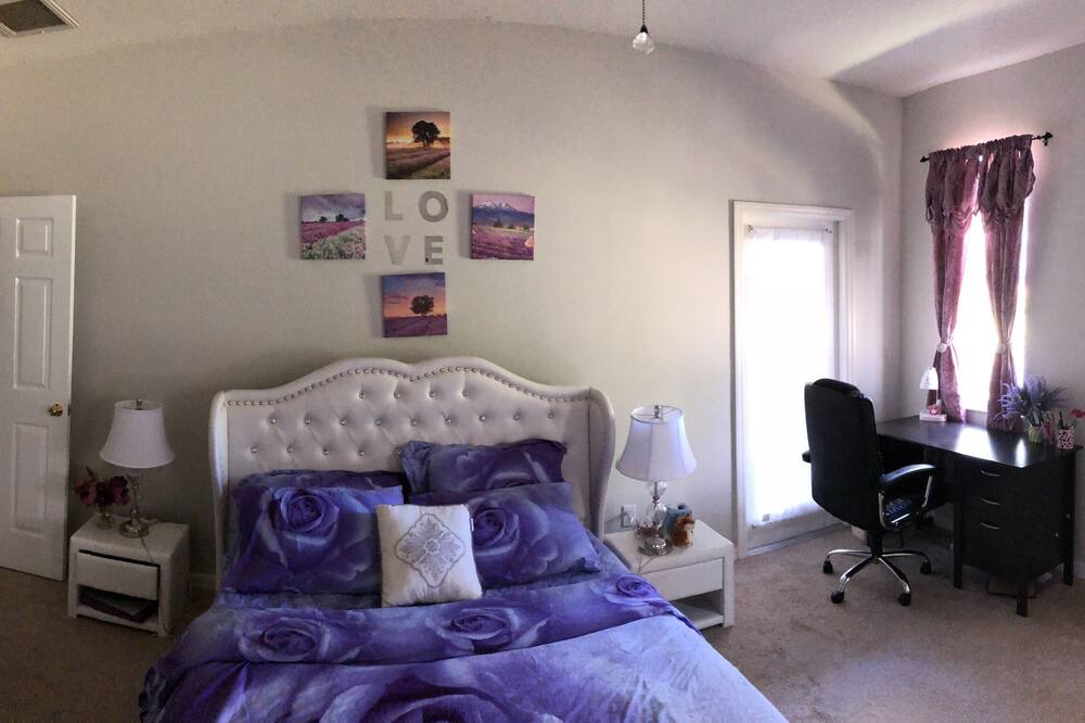 Photo of Bedroom in New Tampa