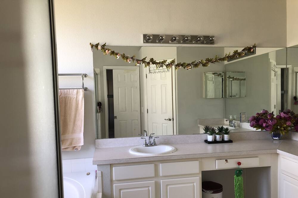 Photo of Bathroom in New Tampa
