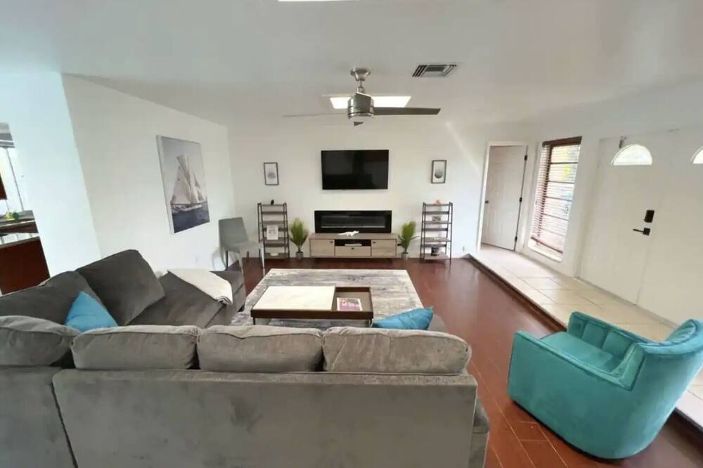 Photo of Livingroom in Sunrise