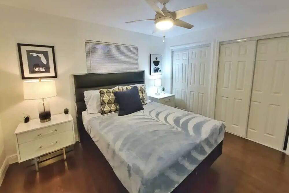 Photo of Bedroom in Sunrise