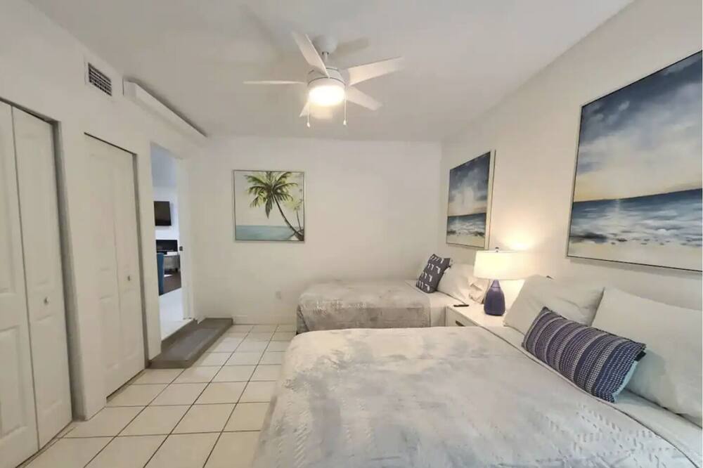 Photo of Bedroom in Sunrise