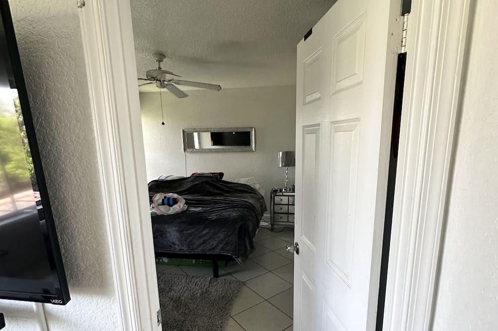 Photo of Bedroom in Coral Springs