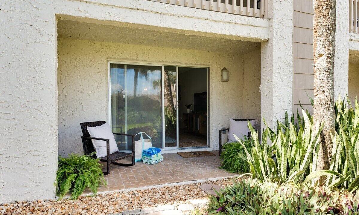 Photo of Patio Balcony in Crescent Beach