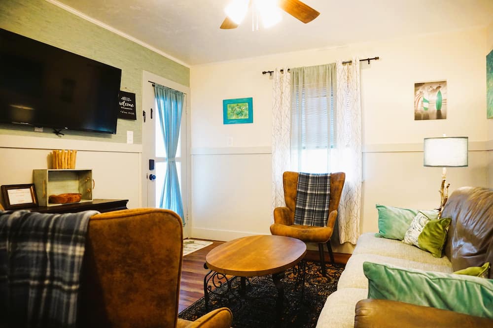 Photo of Livingroom in Yankeetown