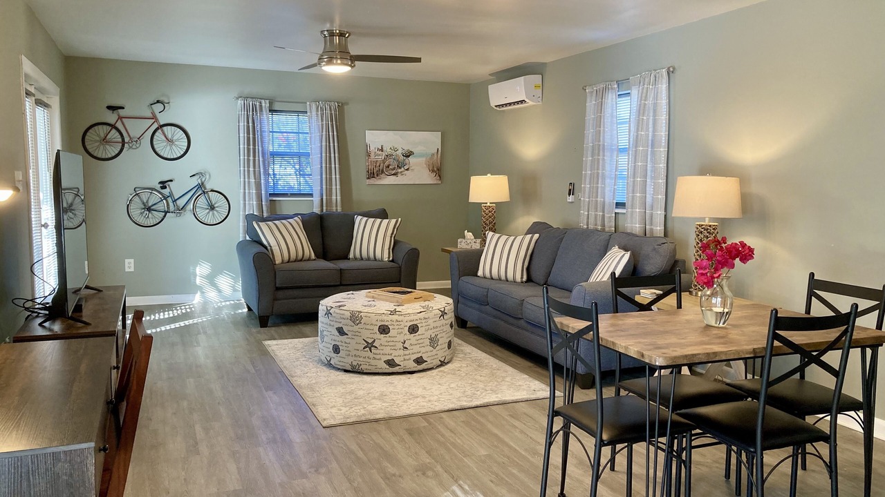Photo of Livingroom in Pinellas Point