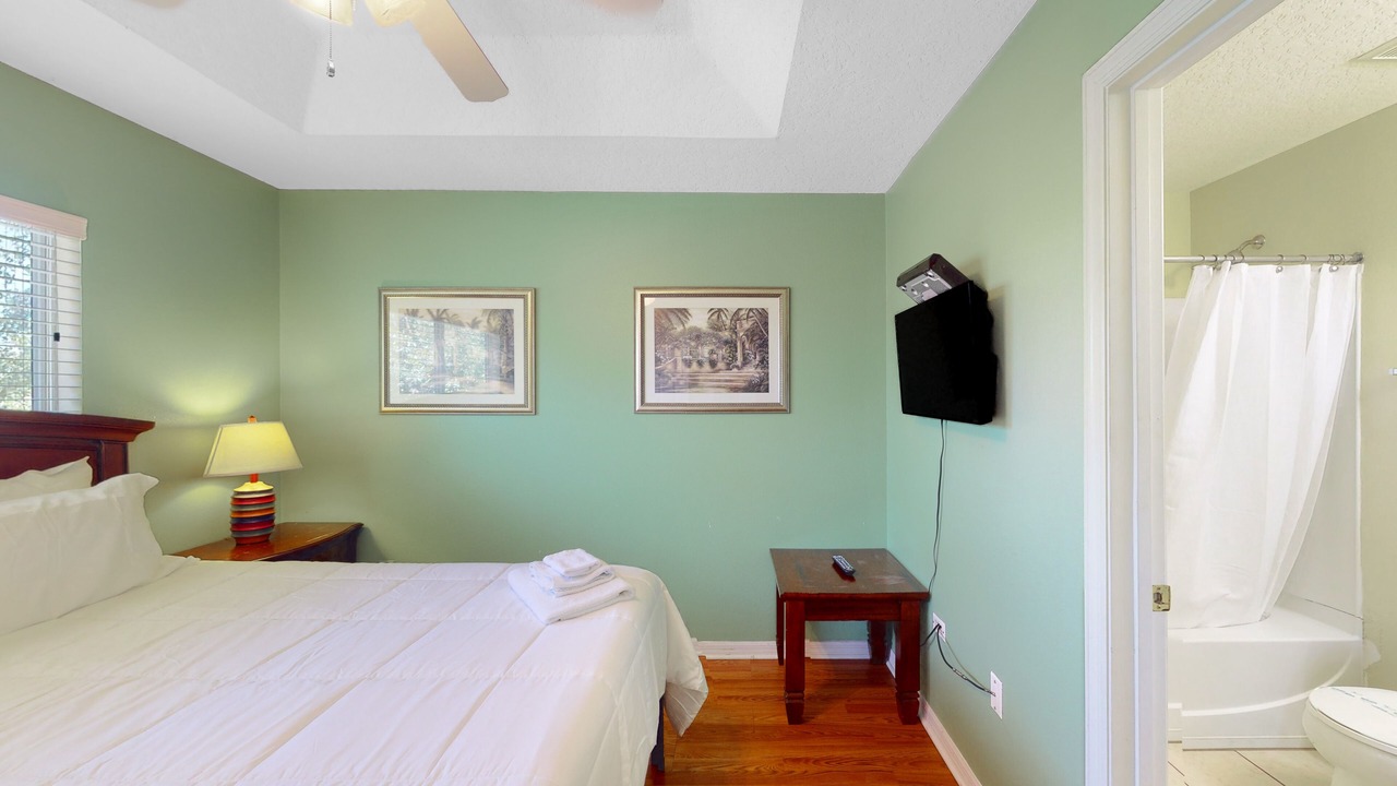 Photo of Bedroom in Crestwynd Bay