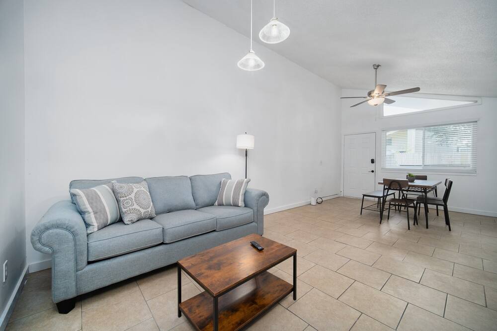 Photo of Livingroom in Southside