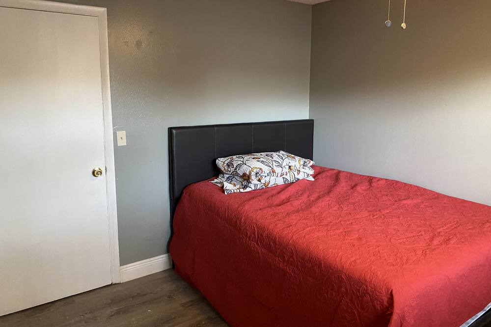 Photo of Bedroom in Pine Hills