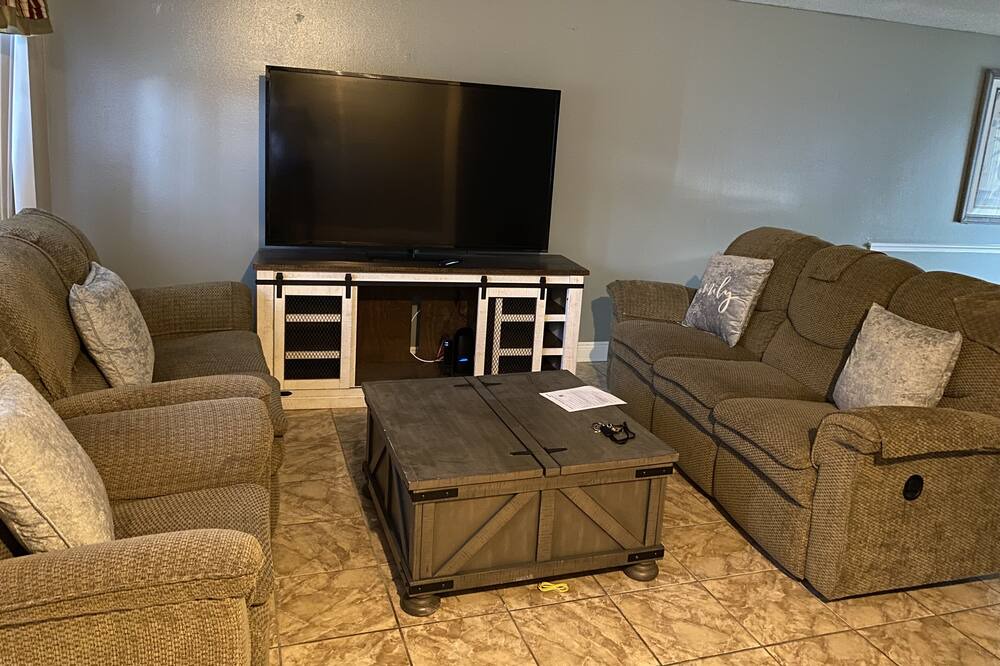 Photo of Livingroom in Pine Hills