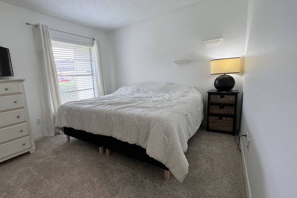 Photo of Bedroom in Landmark Estates