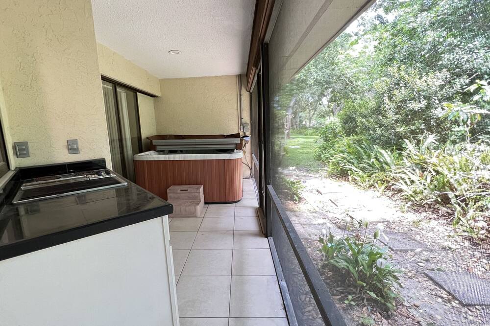 Photo of Outdoor in Landmark Estates