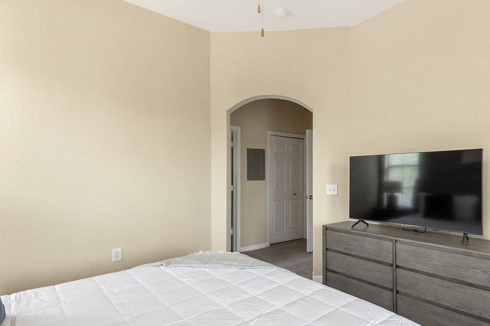 Photo of Bedroom in Wesley Chapel
