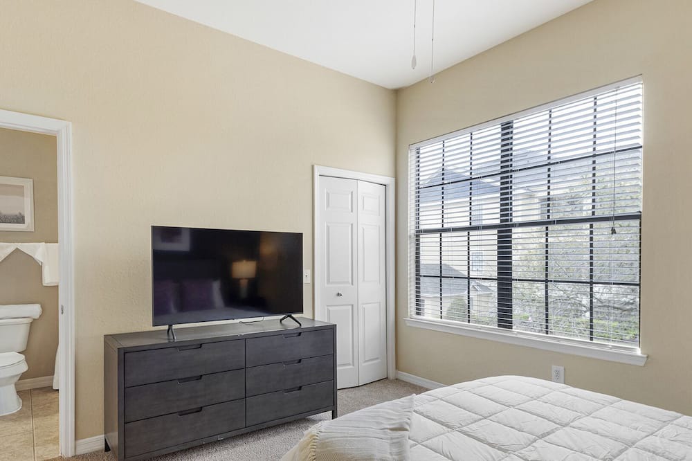 Photo of Bedroom in Wesley Chapel