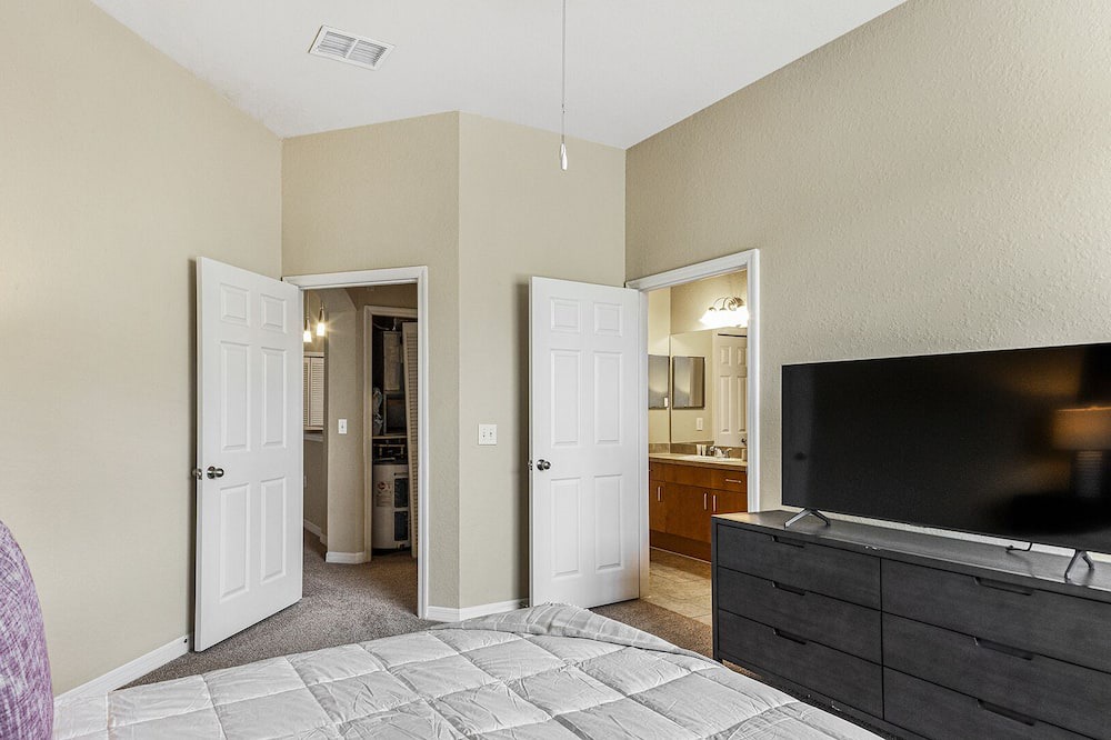 Photo of Bedroom in Wesley Chapel