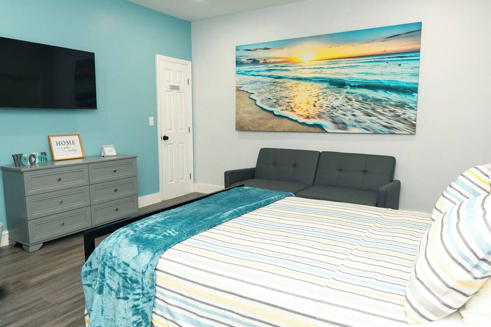 Photo of Bedroom in Coral Springs