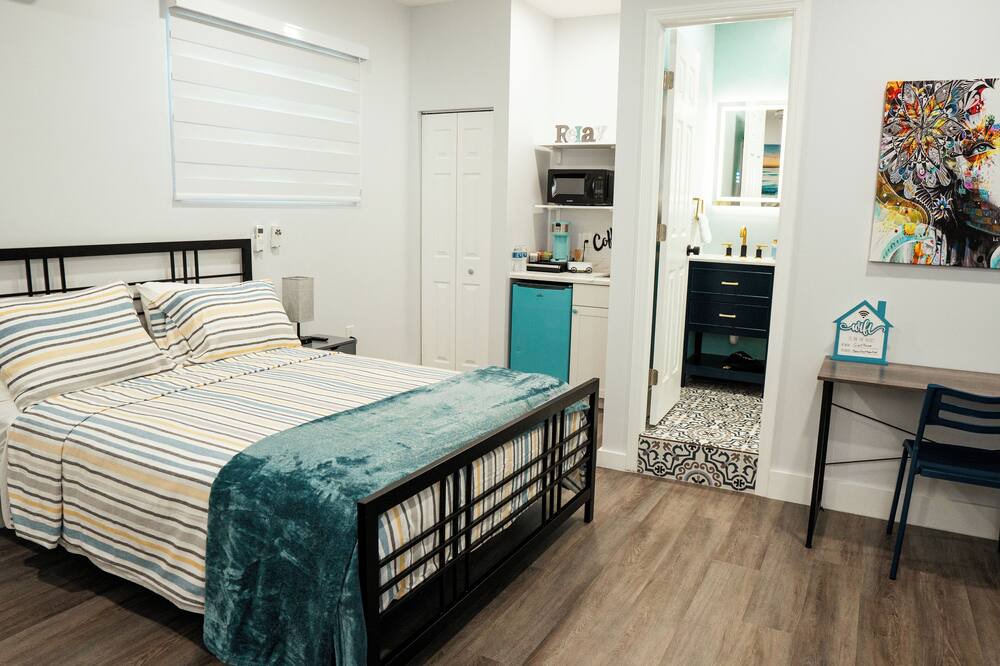 Photo of Bedroom in Coral Springs