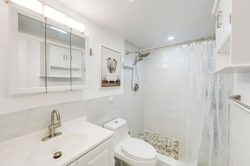 Photo of Bathroom in Marathon
