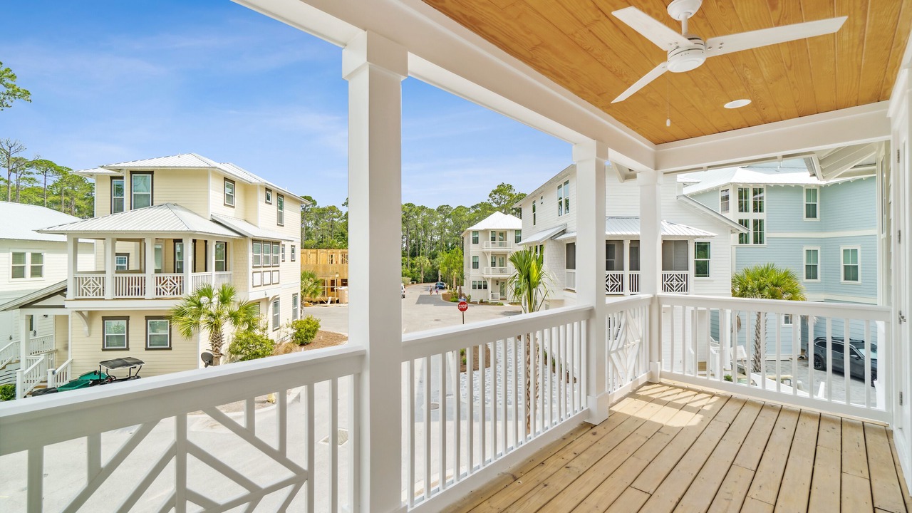 Photo of Patio Balcony in Treetop