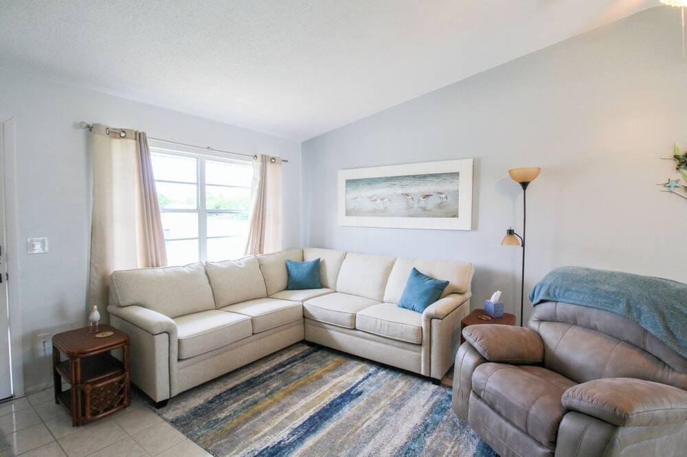 Photo of Bedroom in Englewood East