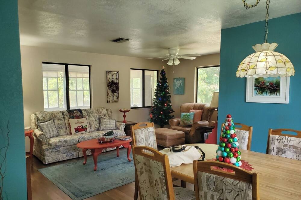 Photo of Bedroom in Dunnellon