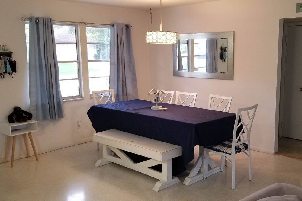 Photo of Bedroom in Venice Gardens