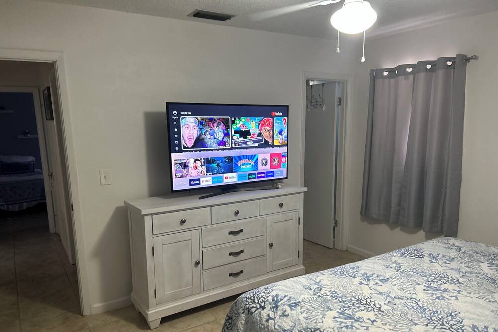 Photo of Bedroom in Venice Gardens