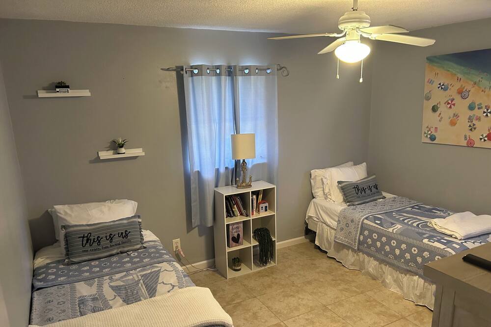 Photo of Bedroom in Venice Gardens
