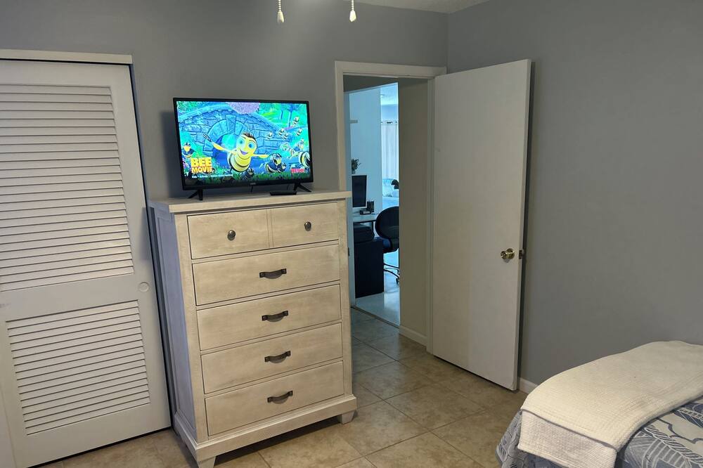 Photo of Bedroom in Venice Gardens