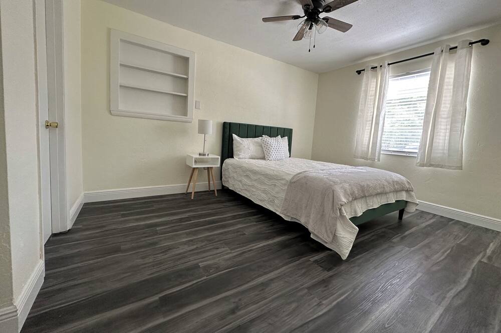 Photo of Bedroom in Cypress Lake